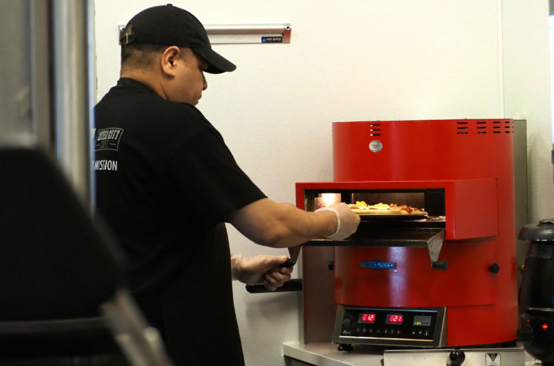 New campus dining option, Smooth Sailing sets sail