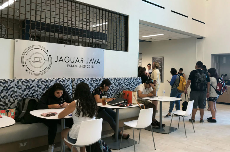 Students say âyesâ to Jaguar Java